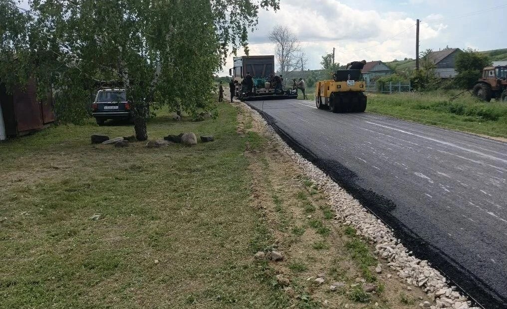 В саратовских селах отремонтируют 215 километров дорог В саратовских селах отремонтируют 215 километров дорог